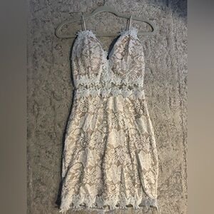 Windsor white lace dress medium